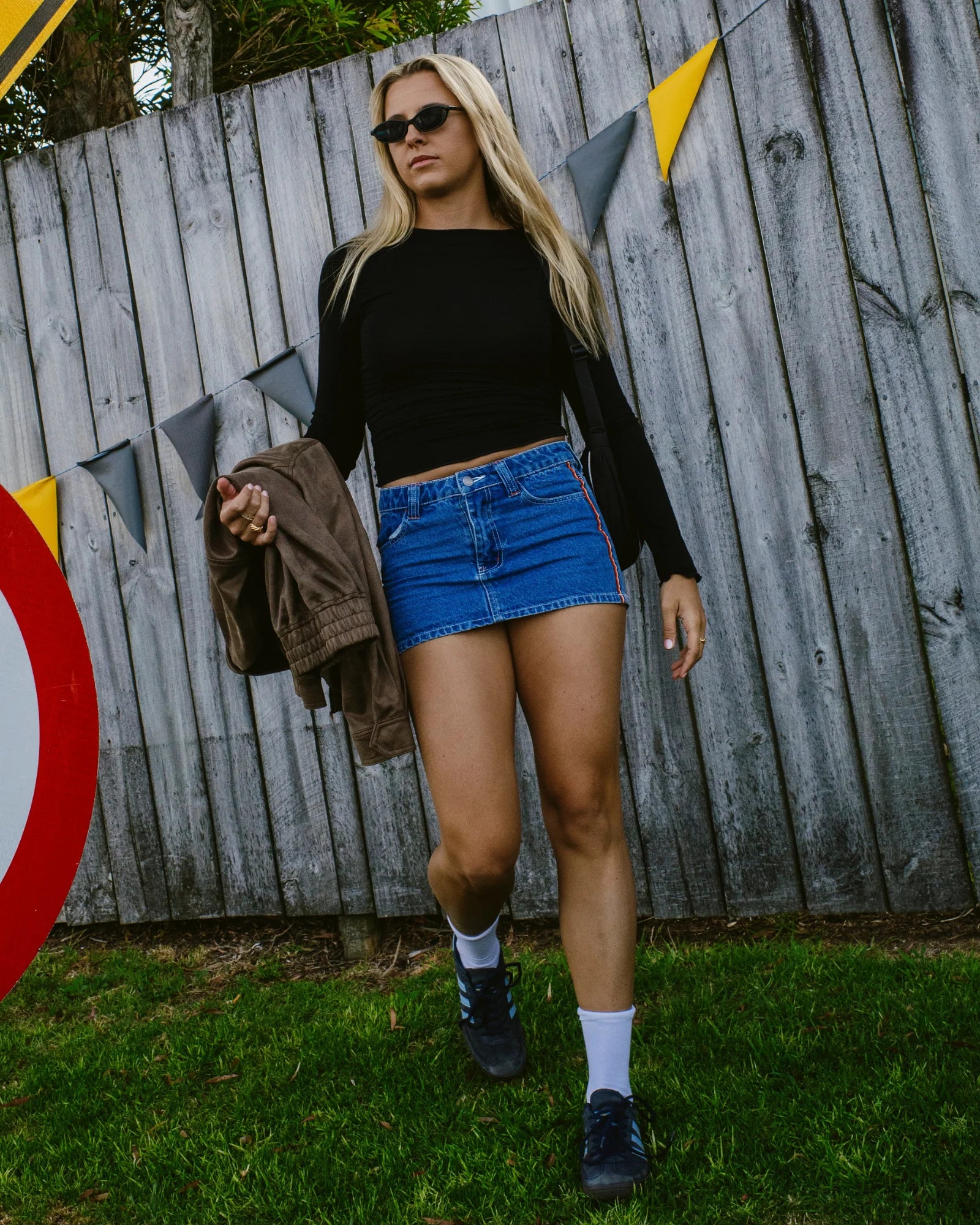 FLIP MOMMY LOW RISE MINI DENIM SKIRT