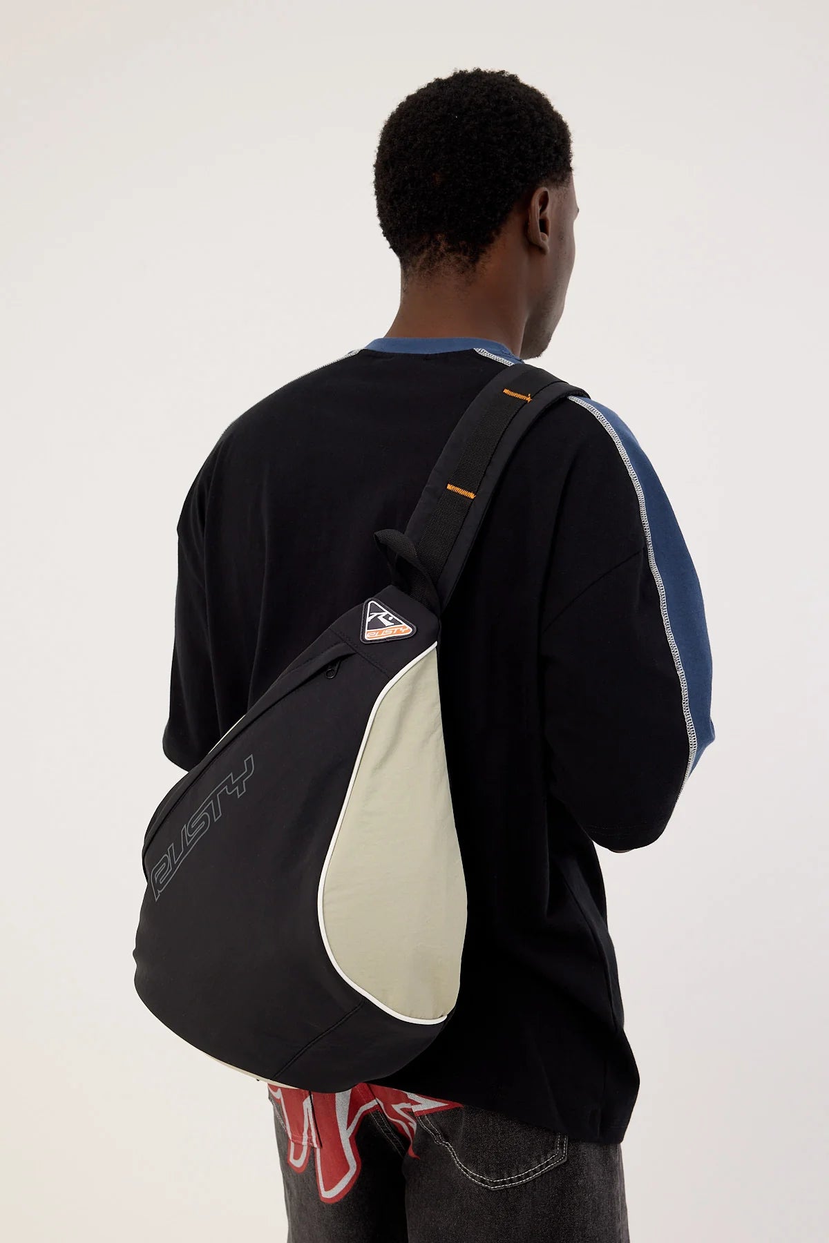 TRISECTOR SLING BAG