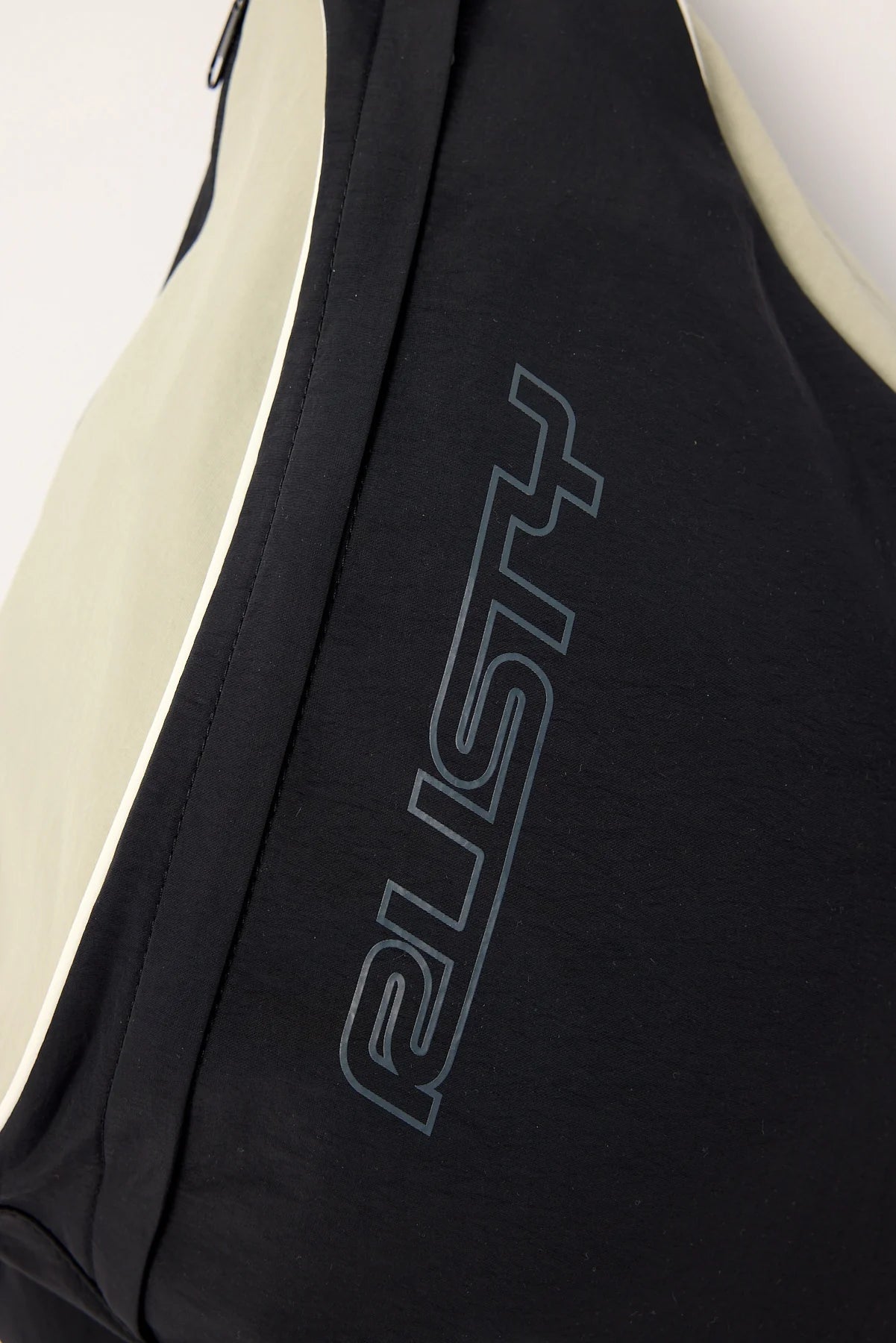 TRISECTOR SLING BAG