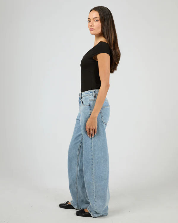 ATLAS OFF SHOULDER TOP