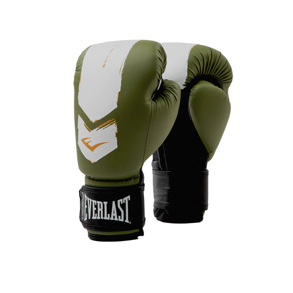 Green boxing gloves with white accents and 'Everlast' branding on a white background