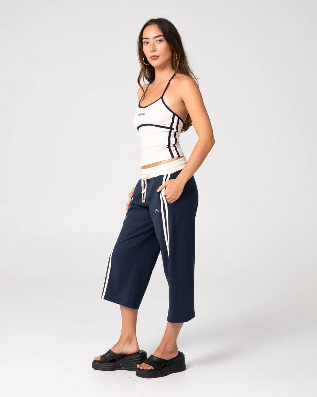 MANEATER LOW RISE CAPRI TRACK PANT