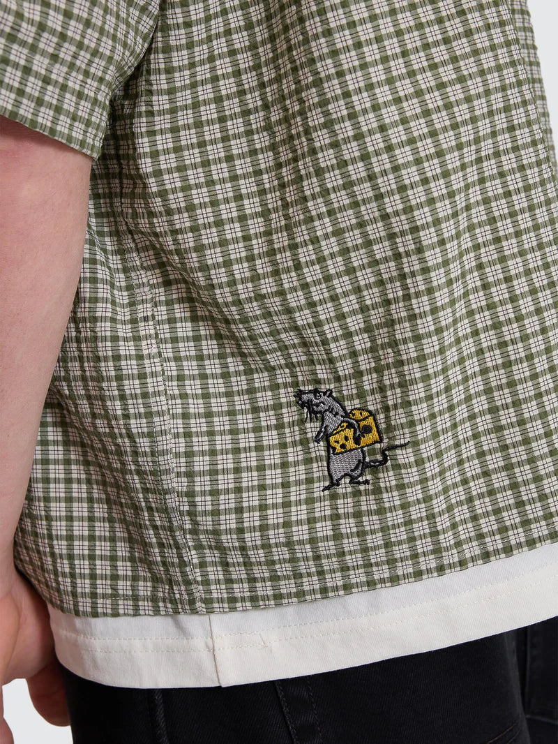 ON LEAVE BOX FIT CROPPED SHORT SLEEVE SHIRT