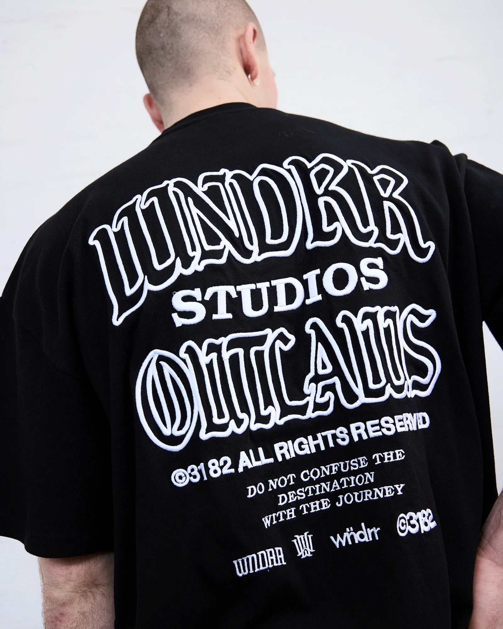 OUTLAWS HEAVY WEIGHT TEE