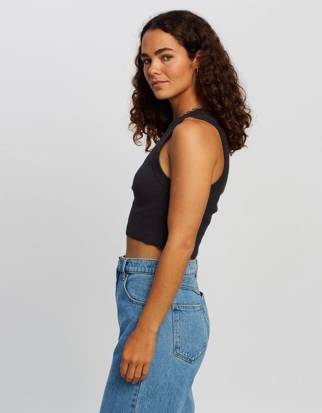 A HEATHER SINGLET