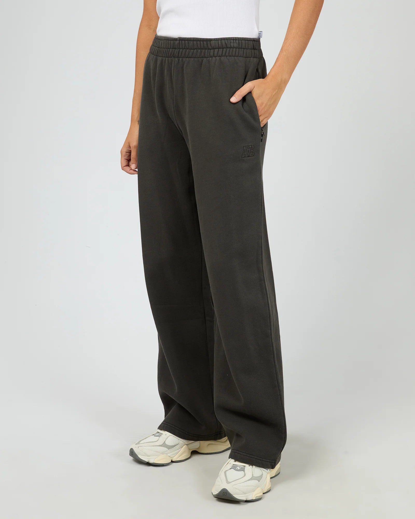 LIMITLESS TRACK PANT