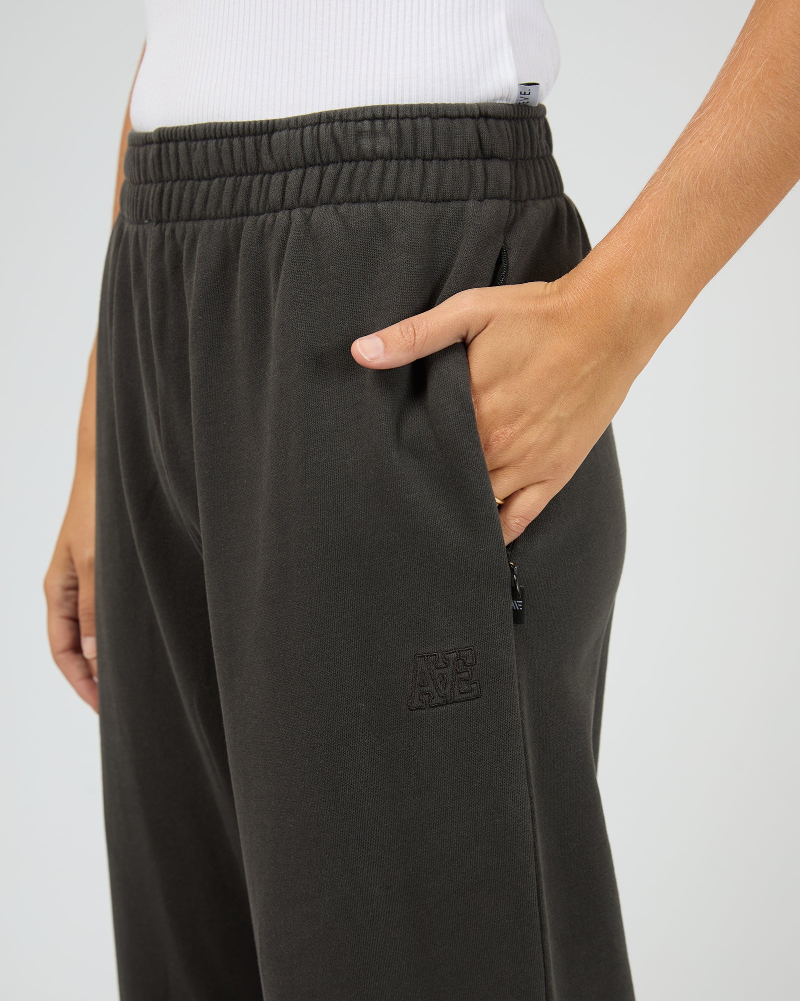LIMITLESS TRACK PANT