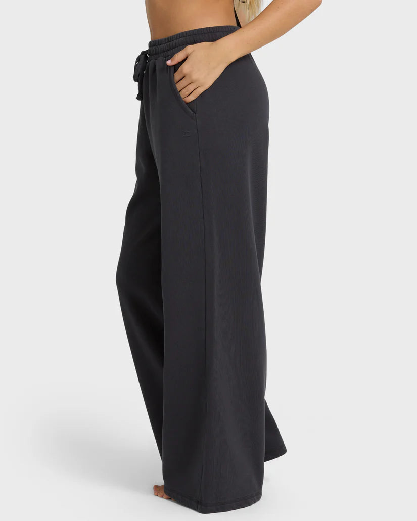 THE AVERY FLC PANT