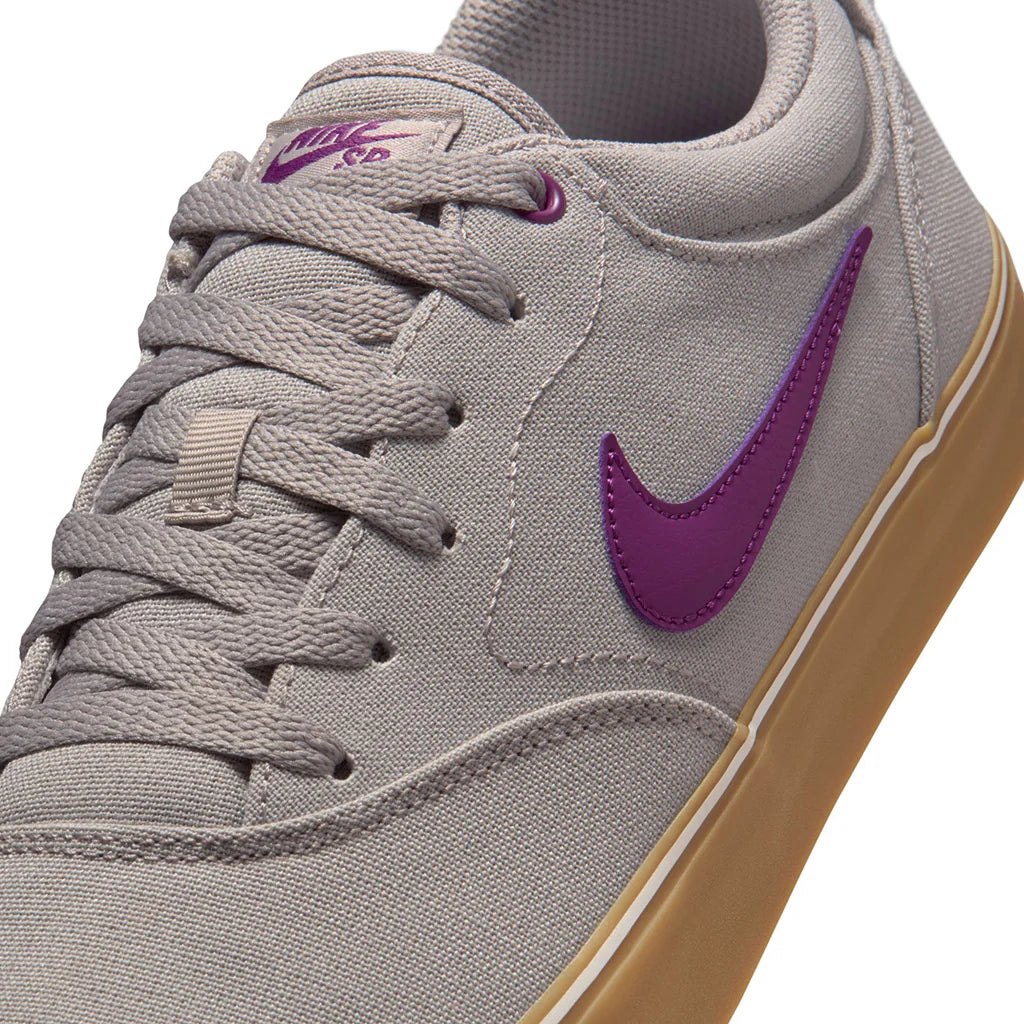 nike sb casual shoe grey