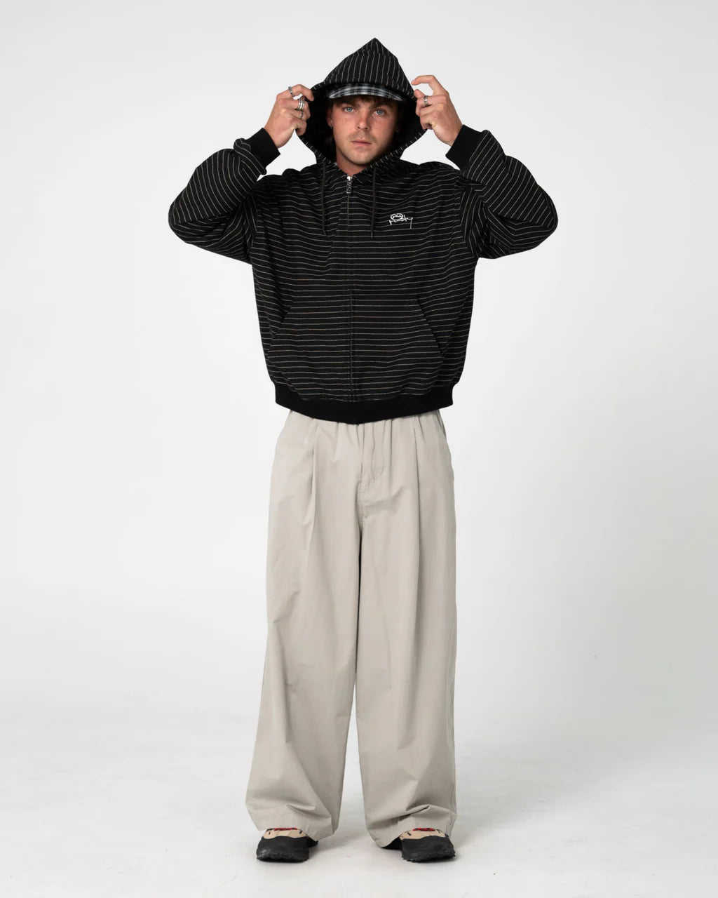 RACKA ZIP THRU HOODED FLEECE