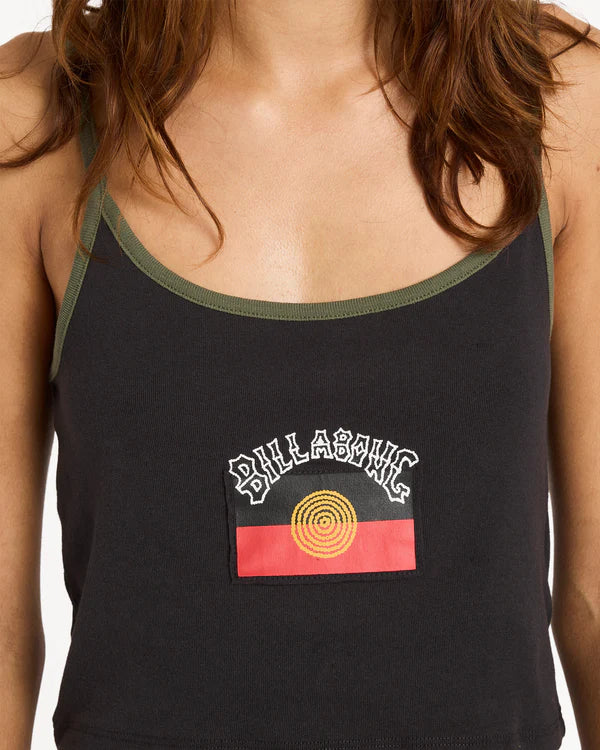 OTIS FLAG TANK BLACK WOMENS SINGLET TOP OTIS CAREY X BILLABONG ABORIGINAL FLAG GREEN CROPPED 