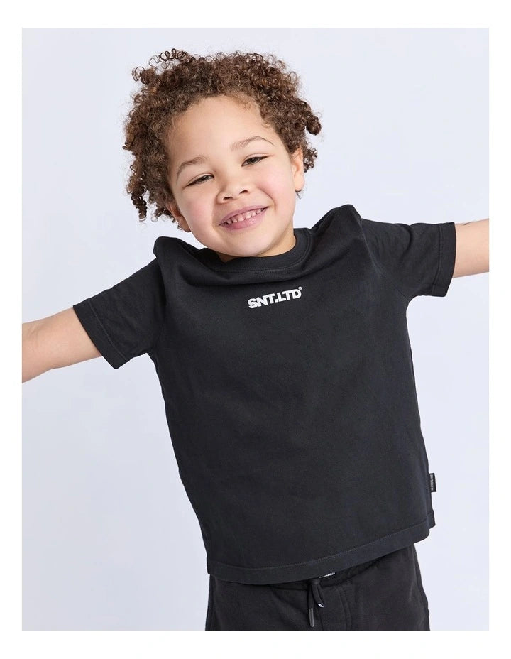PODIUM TEE