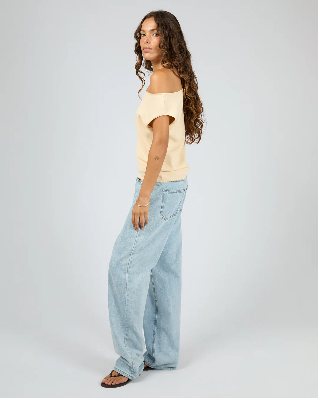 ELLIS OFF THE SHOULDER TOP