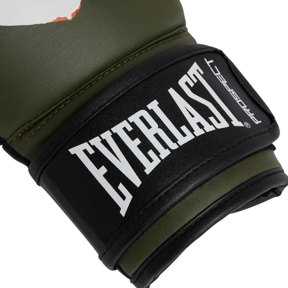 Green boxing glove with Everlast branding on a white background