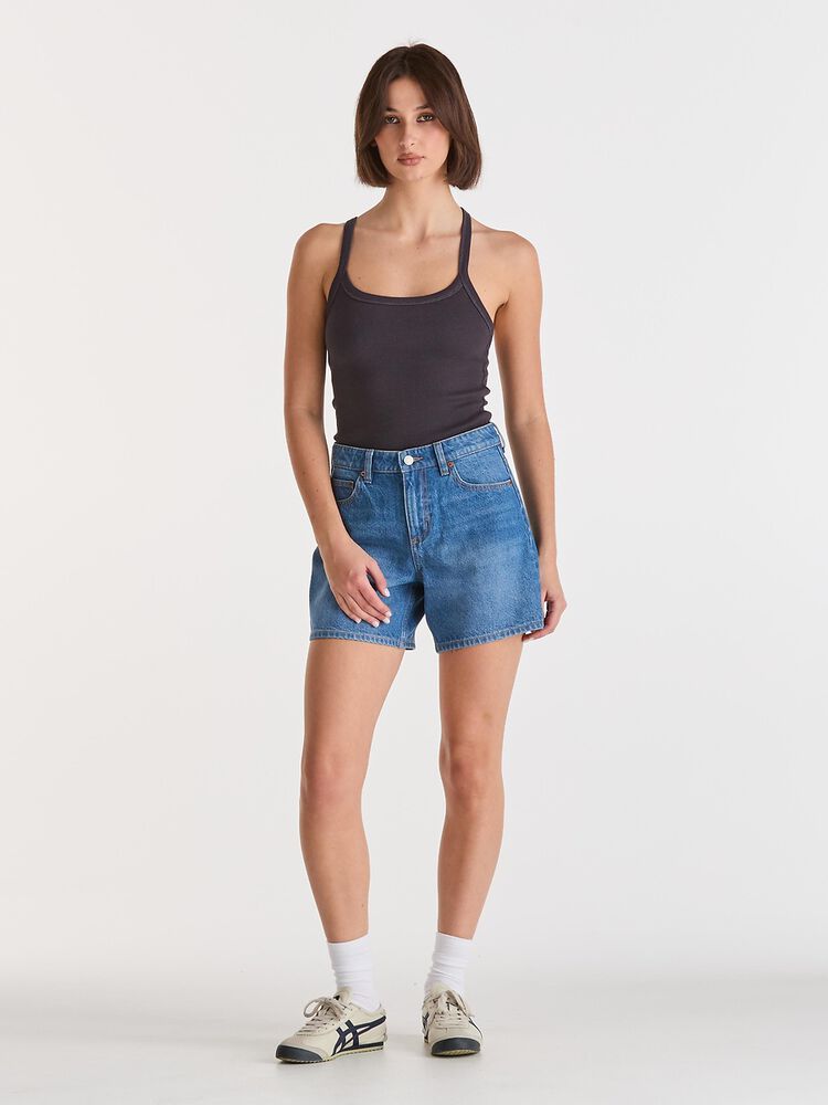 MID STRAIGHT SHORT