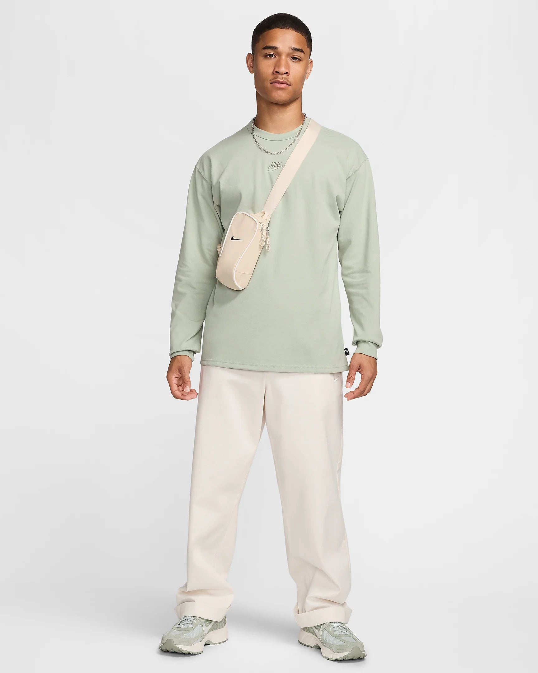 NIKE SPORTSWEAR PREMIUM ESSENTIALS LS T SHIRT, MENS LONG SLEEVE SHIRTS, MENS SHIRTS, MENS LONG SLEEVE, NIKE T SHIRTS, NIKE LONG SLEEVE SHIRTS