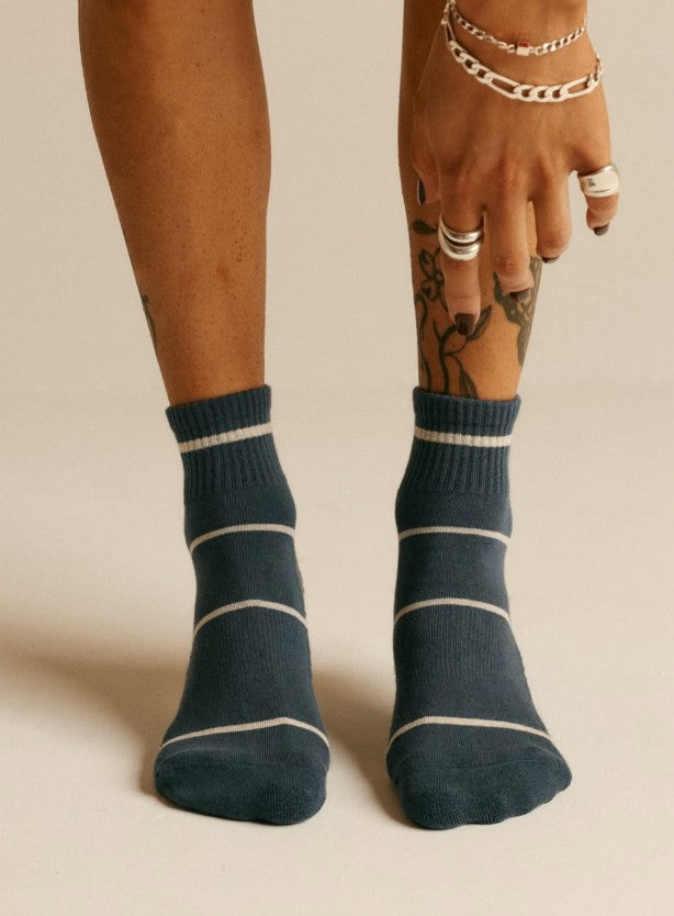 QUARTER CREW NON SLIP GRIP SOCKS
