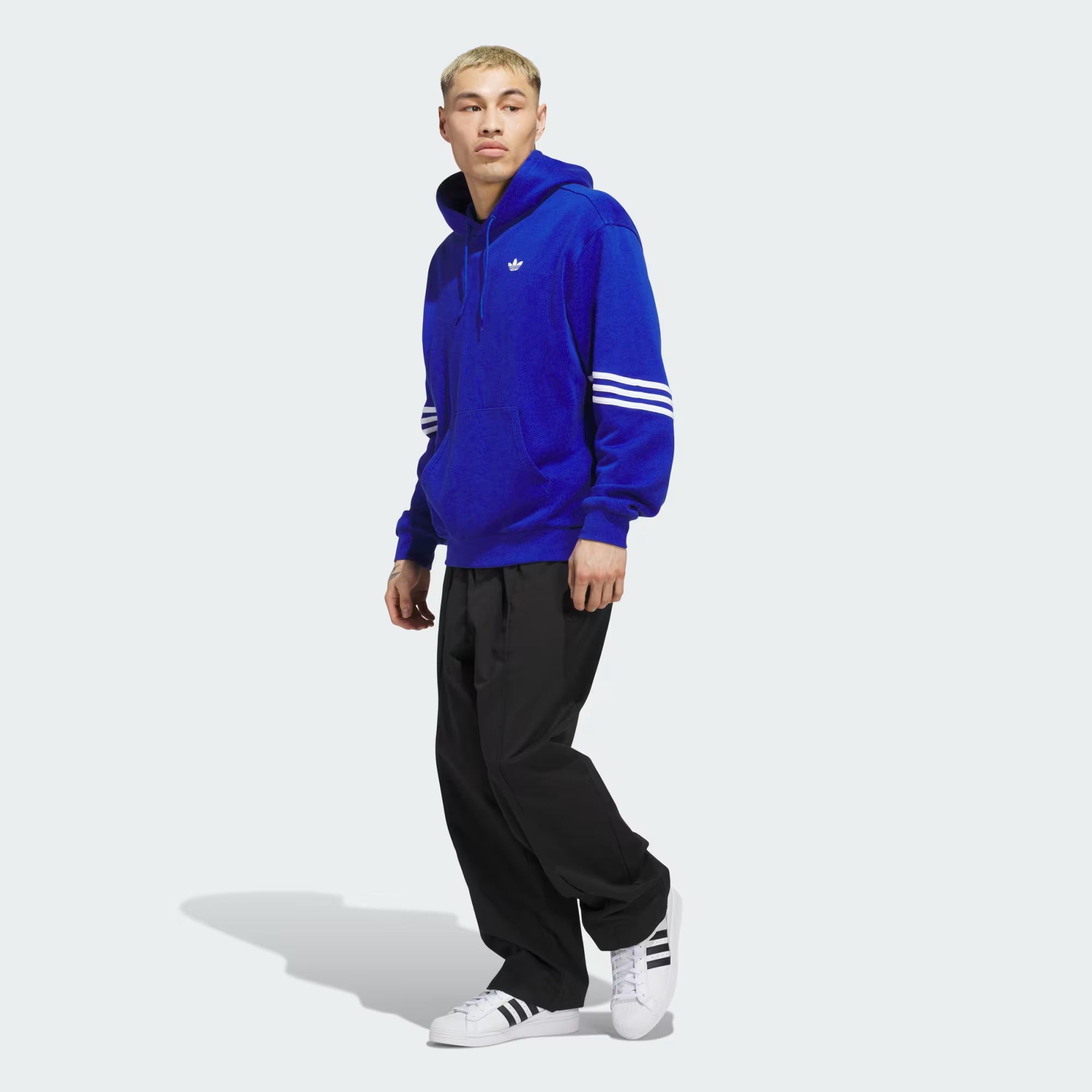 CLASSIC HOODIE