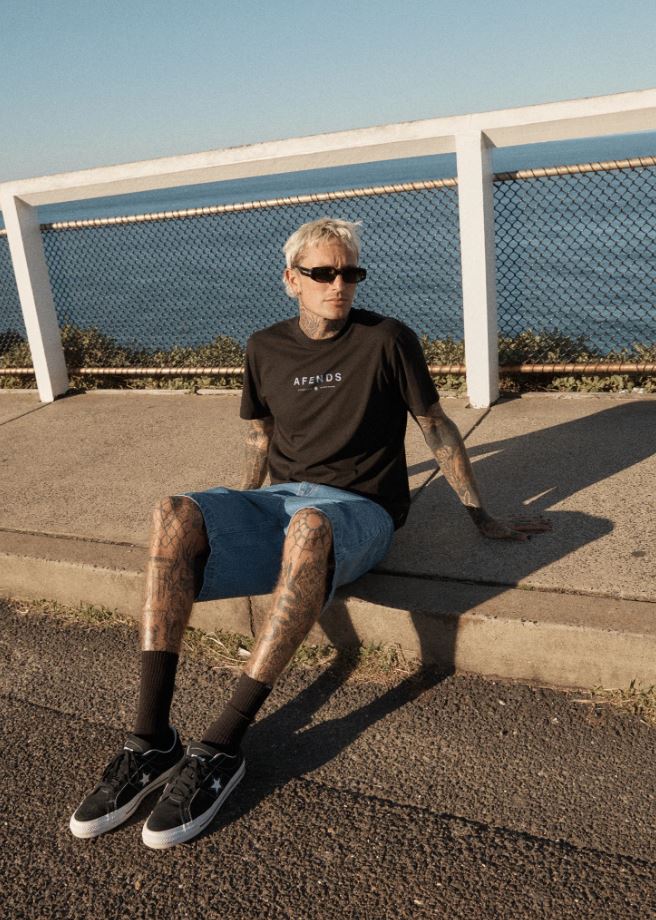 THROWN OUT - RETRO FIT TEE