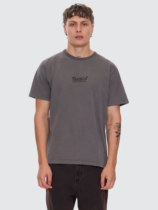 THRILLS WORKWEAR EMBRO MERCH FIT TEE
