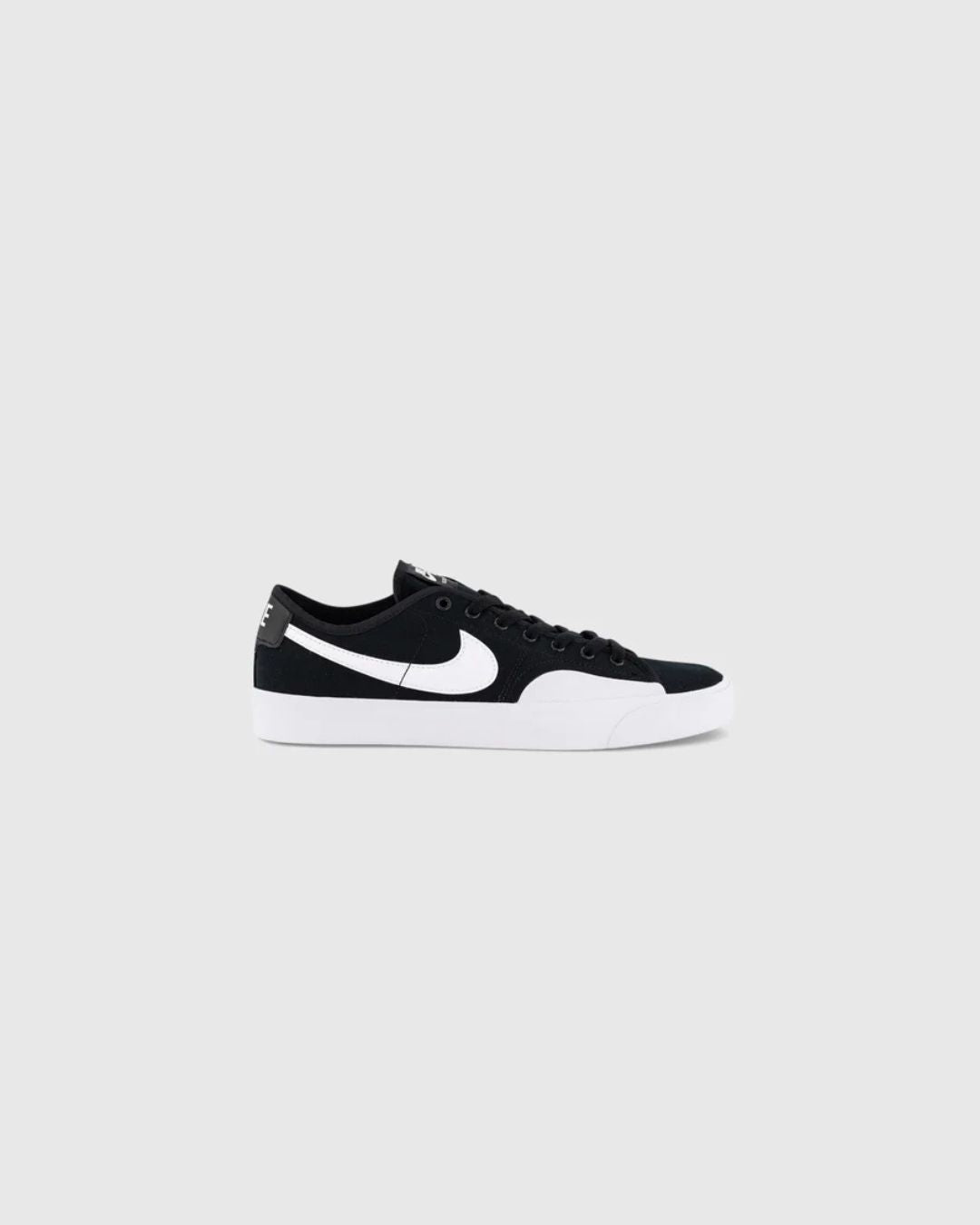 NIKE SB BLAZER COURT