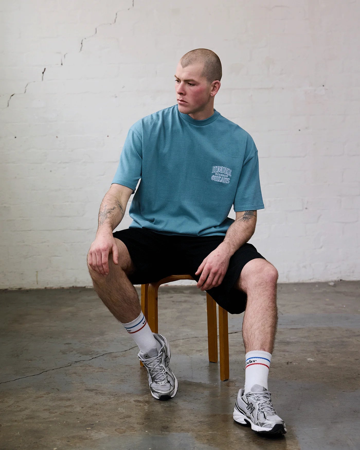 OUTLAWS HEAVY WEIGHT TEE