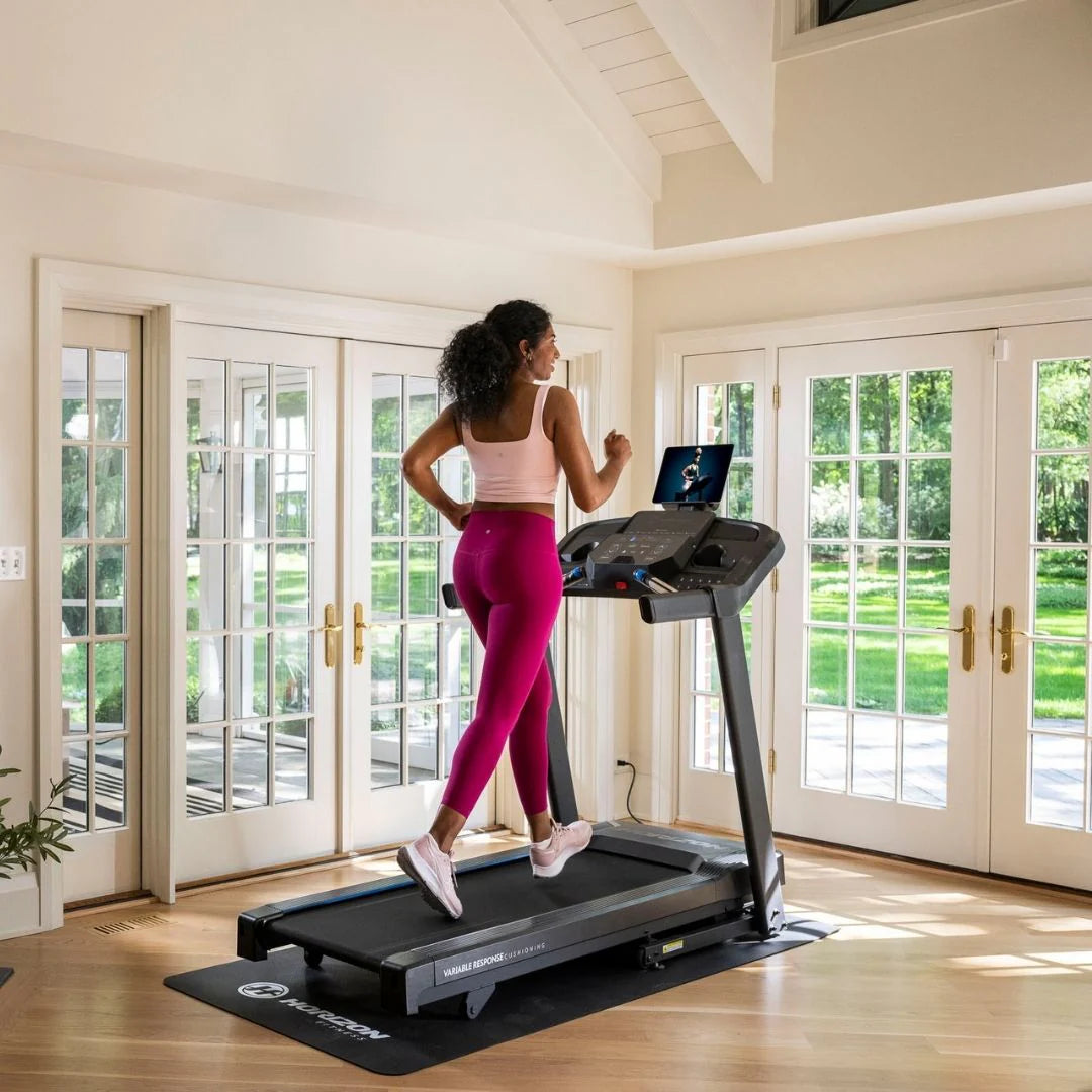 HORIZON 5.0 TRADMILL AT-21 Bluetooth 4.0 FTMS On-Demand Fitness Effortless FeatherLight™ Folding EasyDial™ Thumb Controls Powerful 2.5 HP Motor Speed Range: 0.8 – 16 km/h | Incline Range: 0 – 10% black grey blue Assembled: 179 x 85 x 150 cm | Folded: 116 x 85 x 154 cm