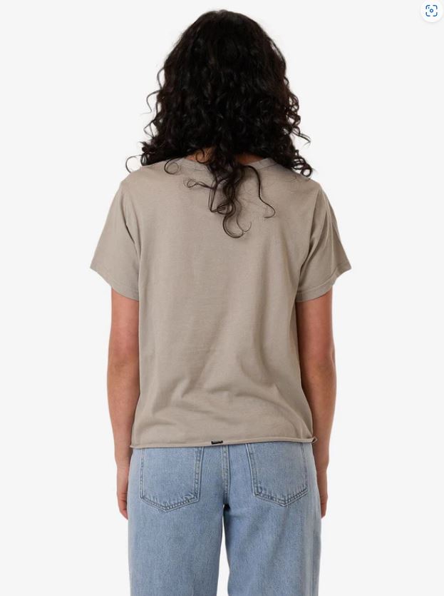 MINIMAL THRILLS RELAXED TEE