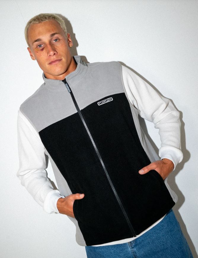 ON THE RUN TECH FLEECE VEST