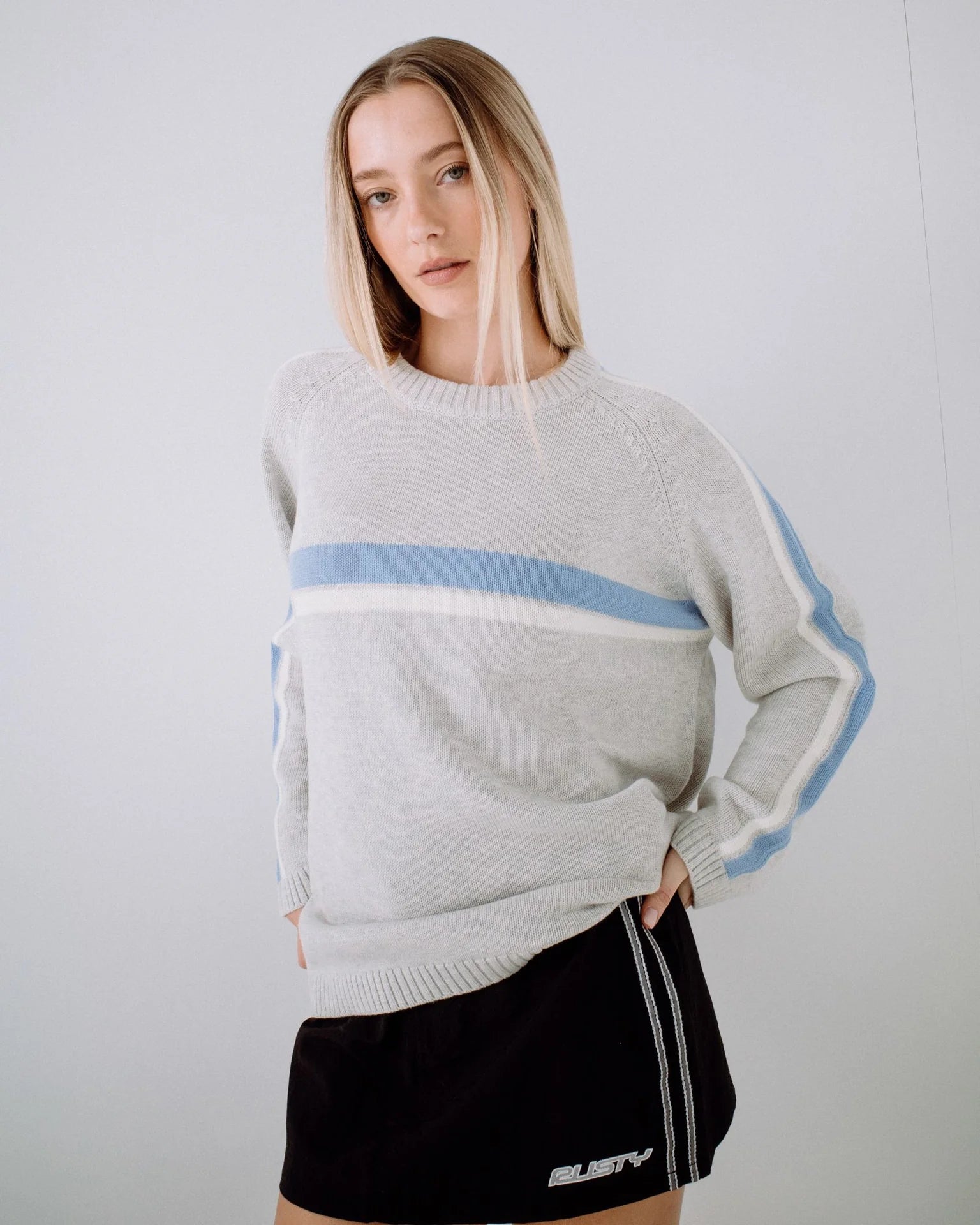 WHITE LINES LONG SLEEVE CREW NECK KNIT