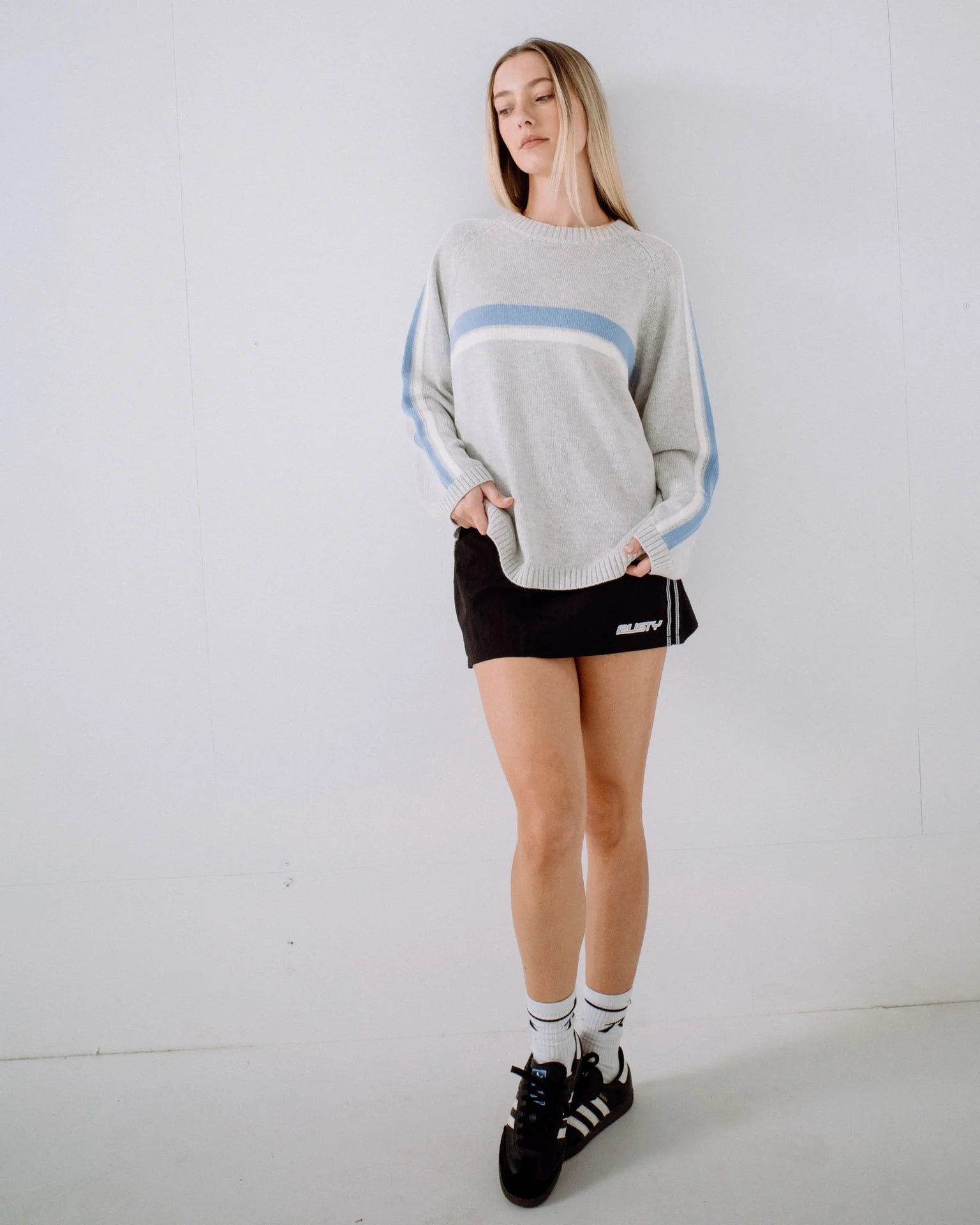 WHITE LINES LONG SLEEVE CREW NECK KNIT