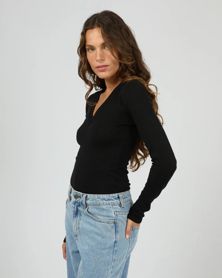 ASHTON KNIT VEE L/S TOP