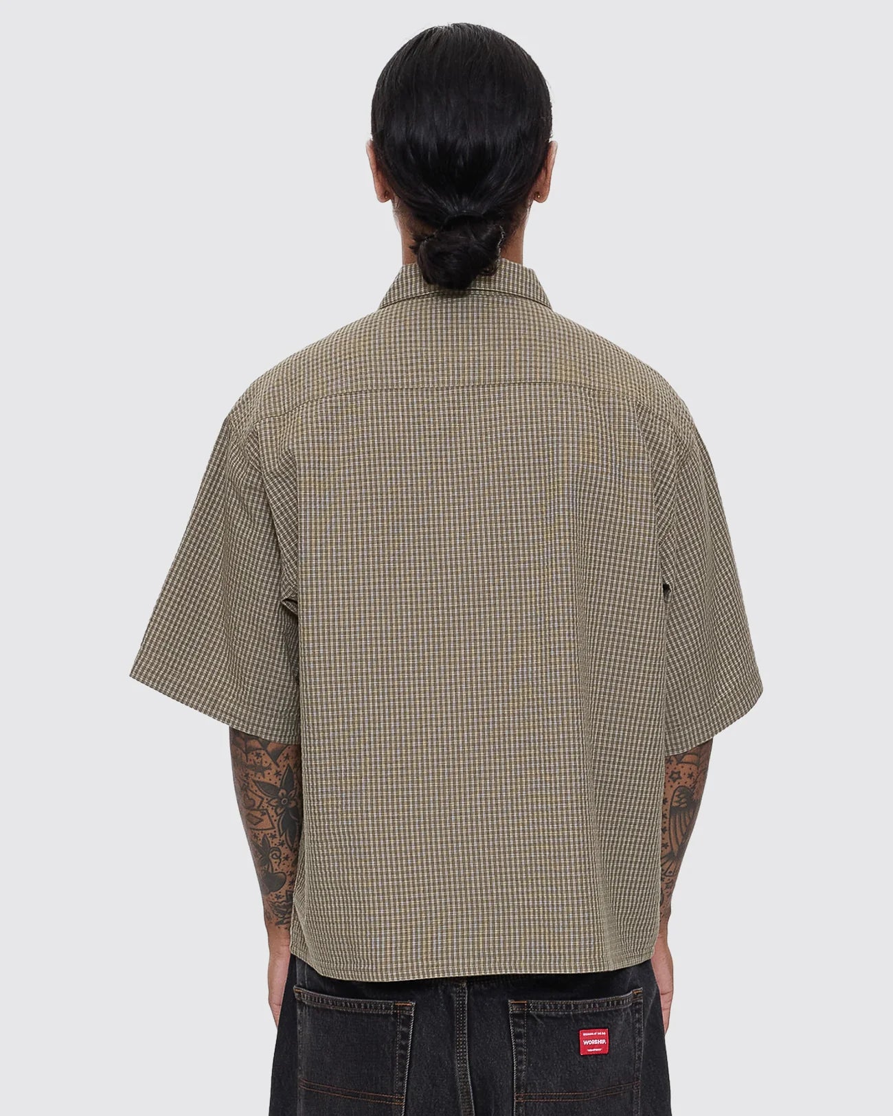 JAWS BOX FIT CROPPED SHORT SLEEVE SHIRT